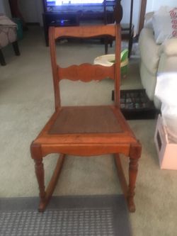 VINTAGE SMALL ROCKING CHAIR