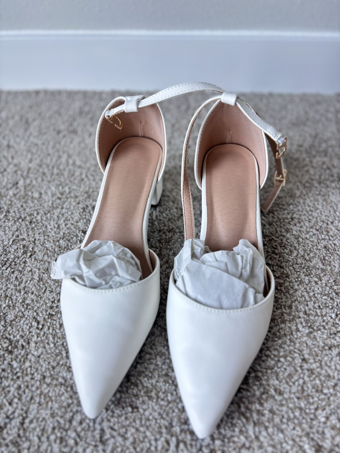 White Chunky Heel Pointed Shoes