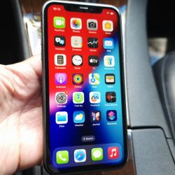 Unlocked iPhone 11 Excellent Condition 64 GB Works With All Carriers 