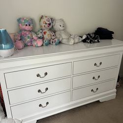 Matching Dresser with 2 Nightstands 