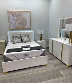 Offer Bedroom Sets / Bed White / New