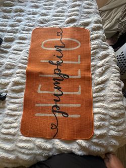 Hello pumpkin rug