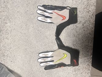 nike football sticky gloves 