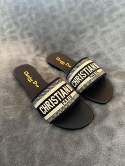 CD Sandals/Slides 🖤