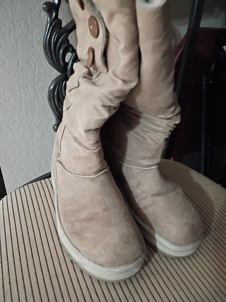 Vendo Bonitas Botas Skecher Zize 8  Limpias