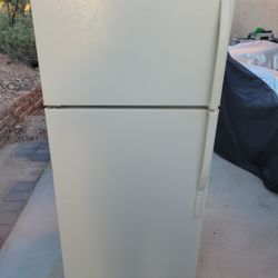 Kenmore Refrigerator 