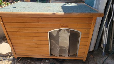 Large Wood Dog House