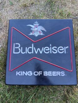 Budweiser King of Beers Light-Up Sign
