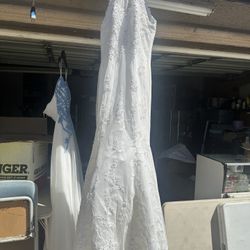 Beautiful Wedding Dress  With Head Piece Size 10 