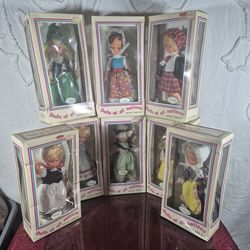 DOLLS OF NATIONS
