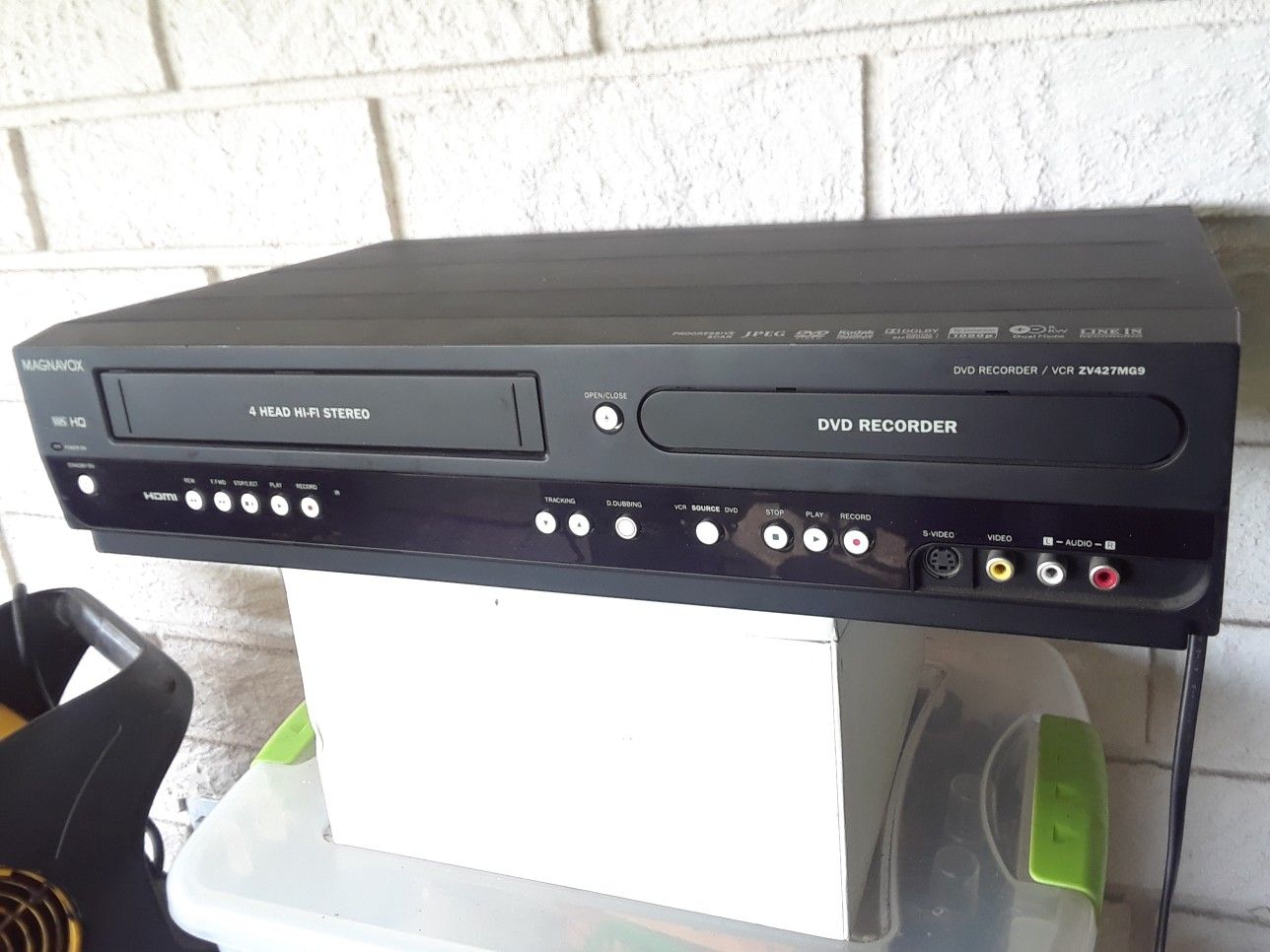 MAGNAVOX DVD Player VCR Combo