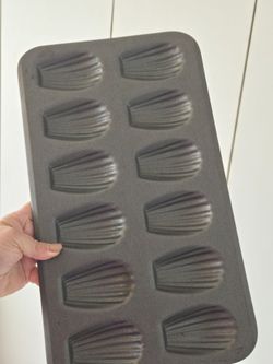 Nonstick Madeleine Baking Pan