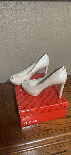 6.5 Guess Beige platform heels