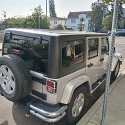 Jeep Wrangler JKU Unlimited 4door Factory Hardtop With Panels 