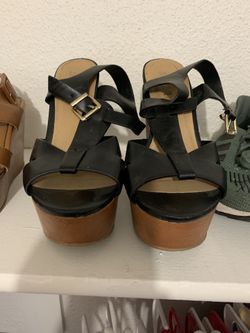 Black heels / wedges