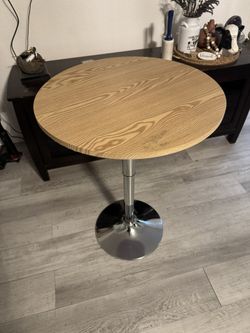 Adjustable Round Table