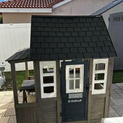 Kids Kraft Playhouse With Doggy Door