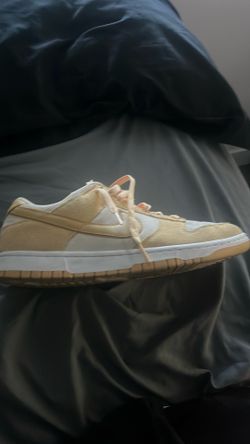Slightly used Crème Dunks