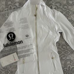 Freeshipping!!! Size 4 White Lululemon Define Jacket