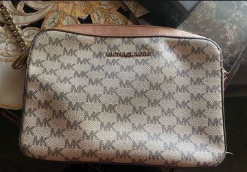 Michael Kors purse