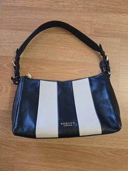 Like New Radley London Leather Purse