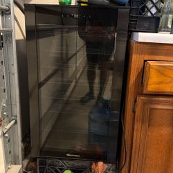 Stainless Steel Wine Fridge – Works Great    •   Wine Refrigerator – Wine Cooler – Excellent Condition