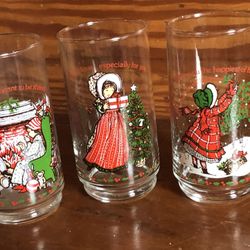 1982 HOLLY HOBBY COCA-COLA HOLIDAY GLASSES 