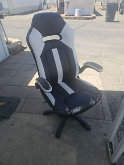 Free chair. No wheels.