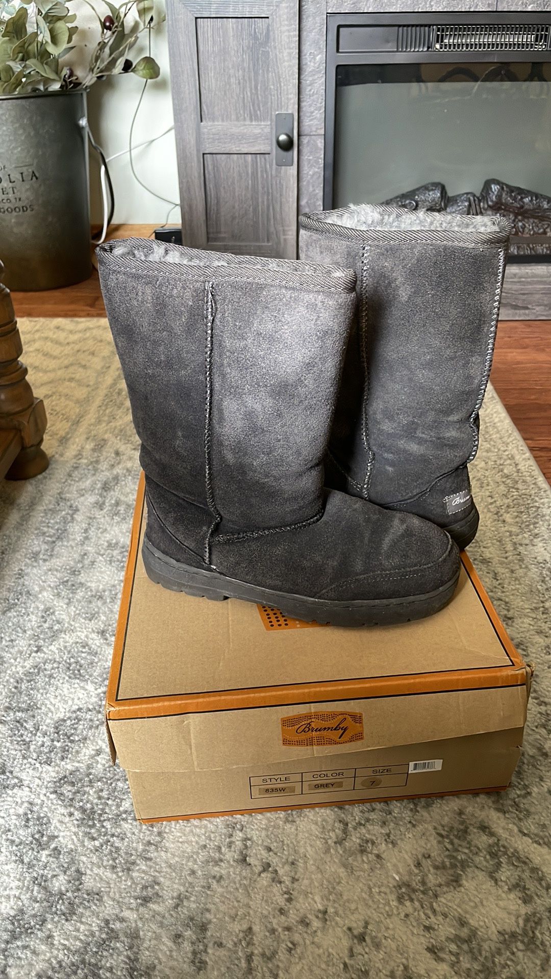 Grey Women’s Size 7 Brumby Suede Boots