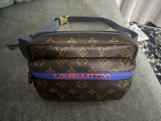 Louis Vuitton Fanny Pack for Sale in Hicksville, NY - OfferUp