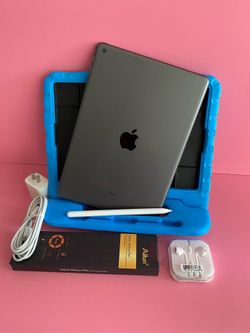 Apple IPad 8th Generation (10.2” Retina/ Latest iOS 26 / 2020 model) 32GB with kids case, Pen & Accessories