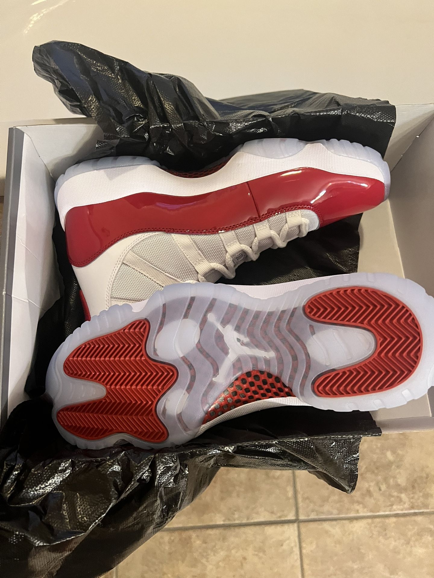 Retro Jordan 11 Cherry 