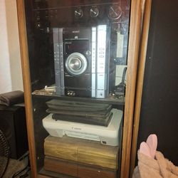 Stereo cabinet and stereo