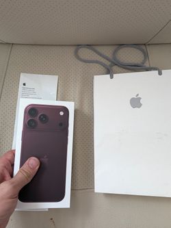 iPhone 18 Pro Max  256gb or 512gb Burgundy
