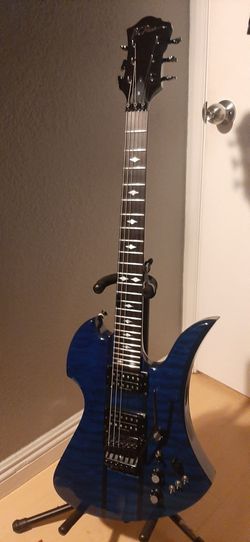 For https://offerup.com/redirect/?o=U2FsZS5CeQ== Owner: 2017-2018 BC Rich Mockingbird ST, Trans-Blue