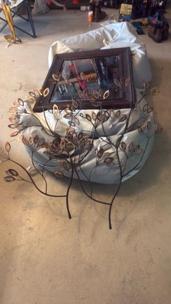Metal wall decor