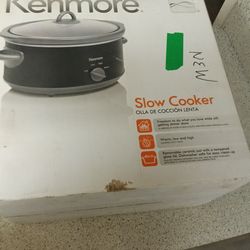 Slow Cooker ( Brand New )
