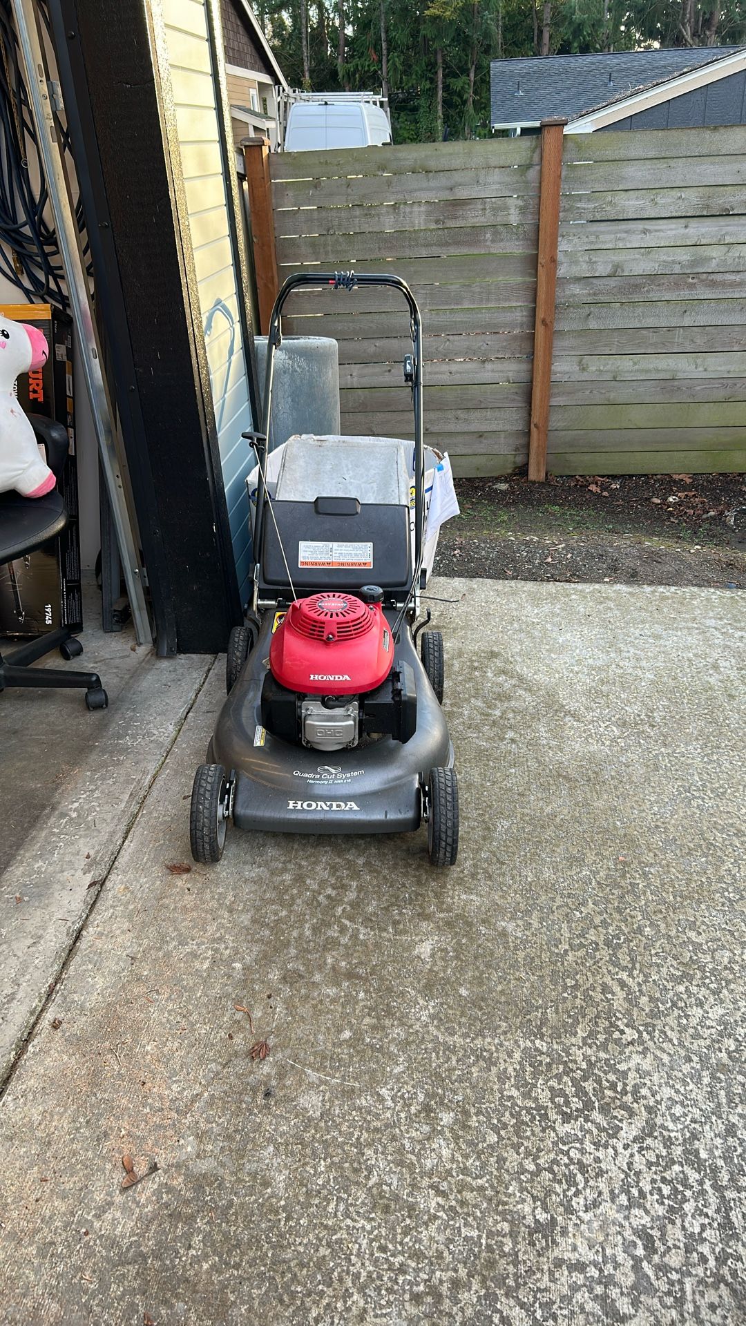 Honda Harmony II HRR216 lawn mower