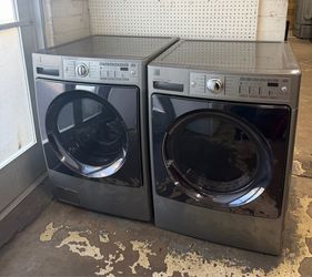 Set washer and dryer brand Kenmore