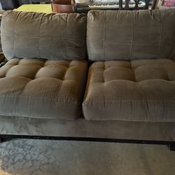 Raymour And Flanagan Loveseat