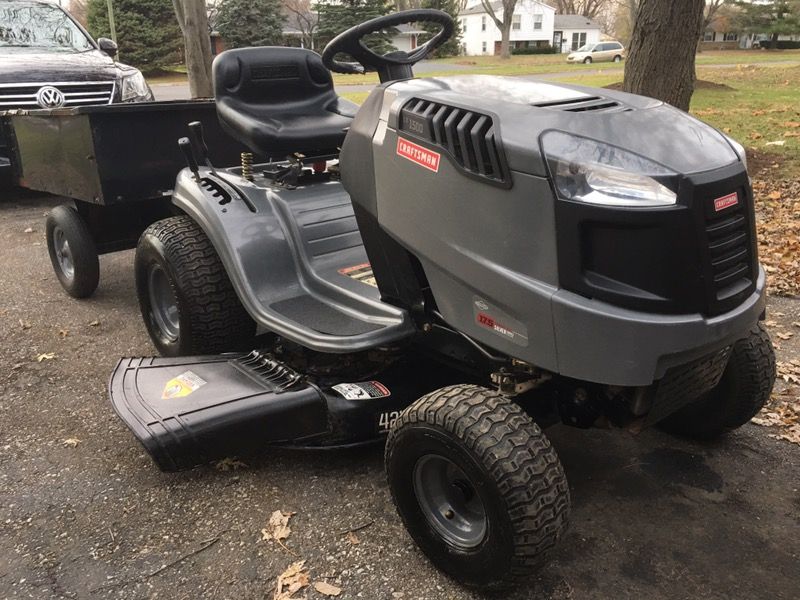 Craftsman LT 1500 Lawn Mower Tractor. 2012 17.5 HP Silver Series
