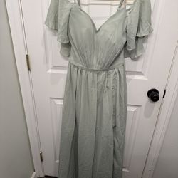 Lavetir sage green dress
