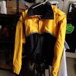  Rain Jacket. Medium  Boy's  Detachable Sleeves 