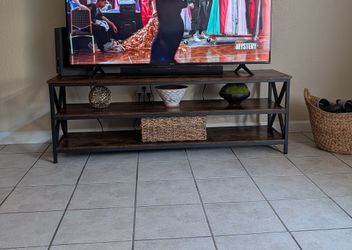TV Stand up to 65 "