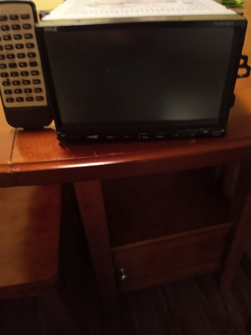 Pyle 7.0 DIGITAL TOUCH SCREEN / REMOTE CONTROL