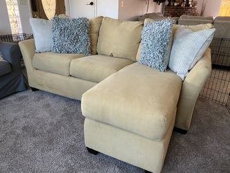 LaZBoy sectional w movable chaise