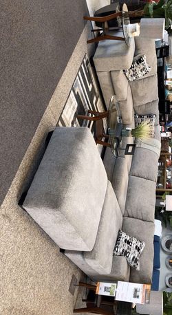 LARGE OVERSIZED SECTIONAL /couch /Living room
