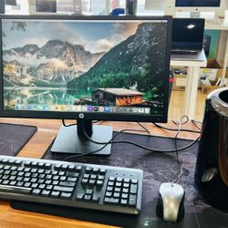 Apple Mac Pro 2013 2.7Ghz 12-Core Xeon E5 64GB RAM 1TB SSD AMD FirePro D700 12GB VRAM !!!!