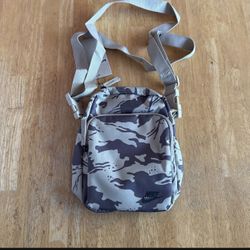 New Nike Crossbody Bag Fanny Pack Hip Waist Belt Purse Camo Military