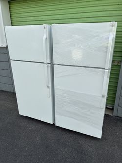 Refrigerator General Electric apartment size